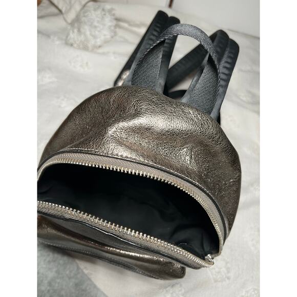 Coach Mini Charlie Backpack F35238 Metallic Gold Sparkle Crackle Leather - Picture 5 of 9